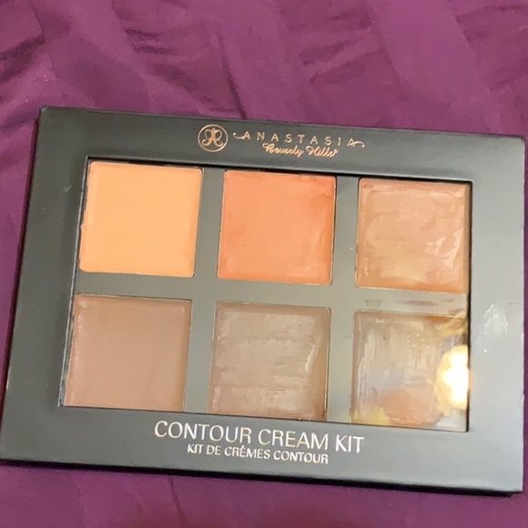 Anastasia Beverly Hills Contour Cream Kit in DEEP - Picture 2 of 3